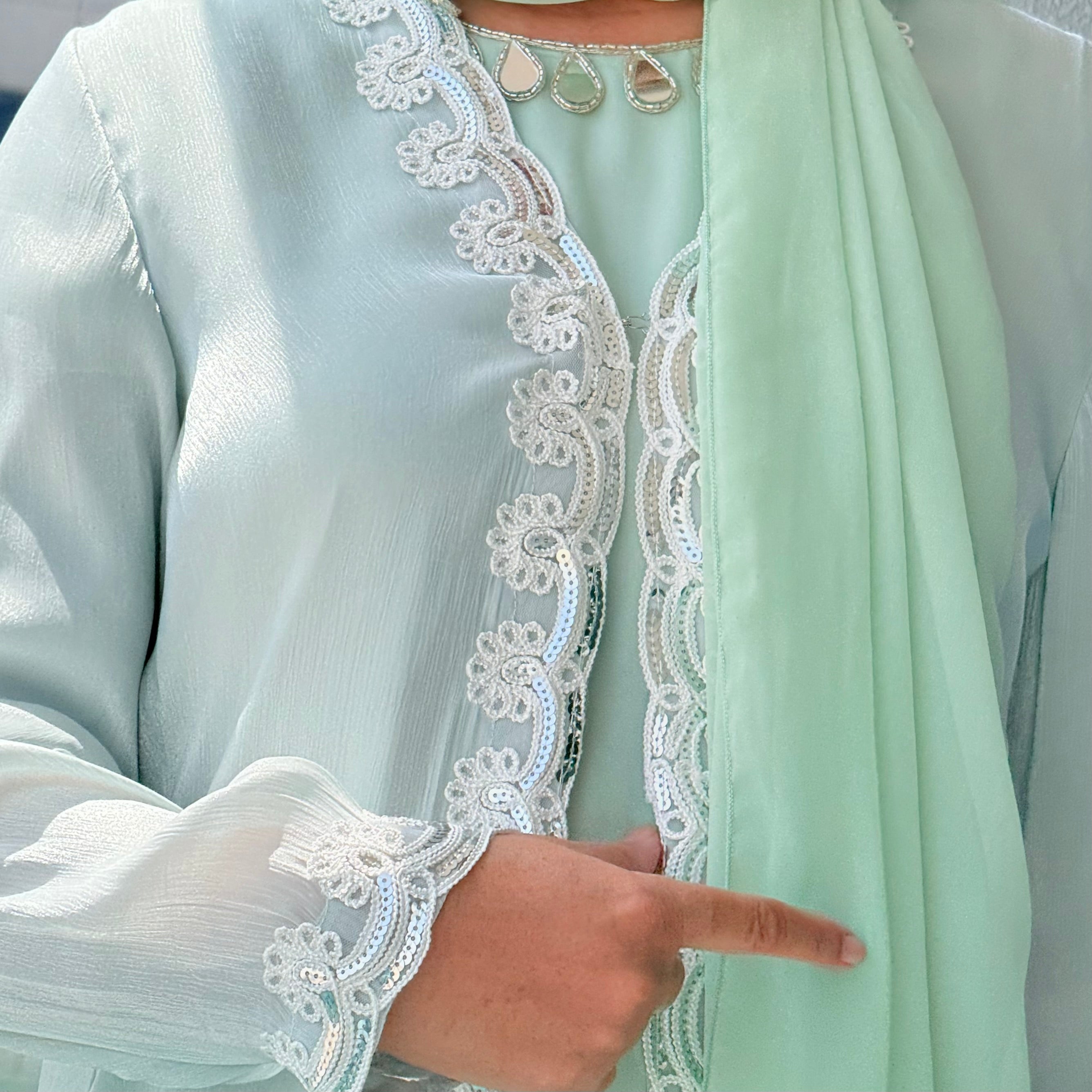 Gown & Glory Traditional Arab Elegance Stitched 2 Pcs