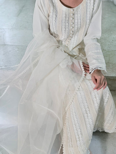 Trendy Luxury Lace design 3 piece dress