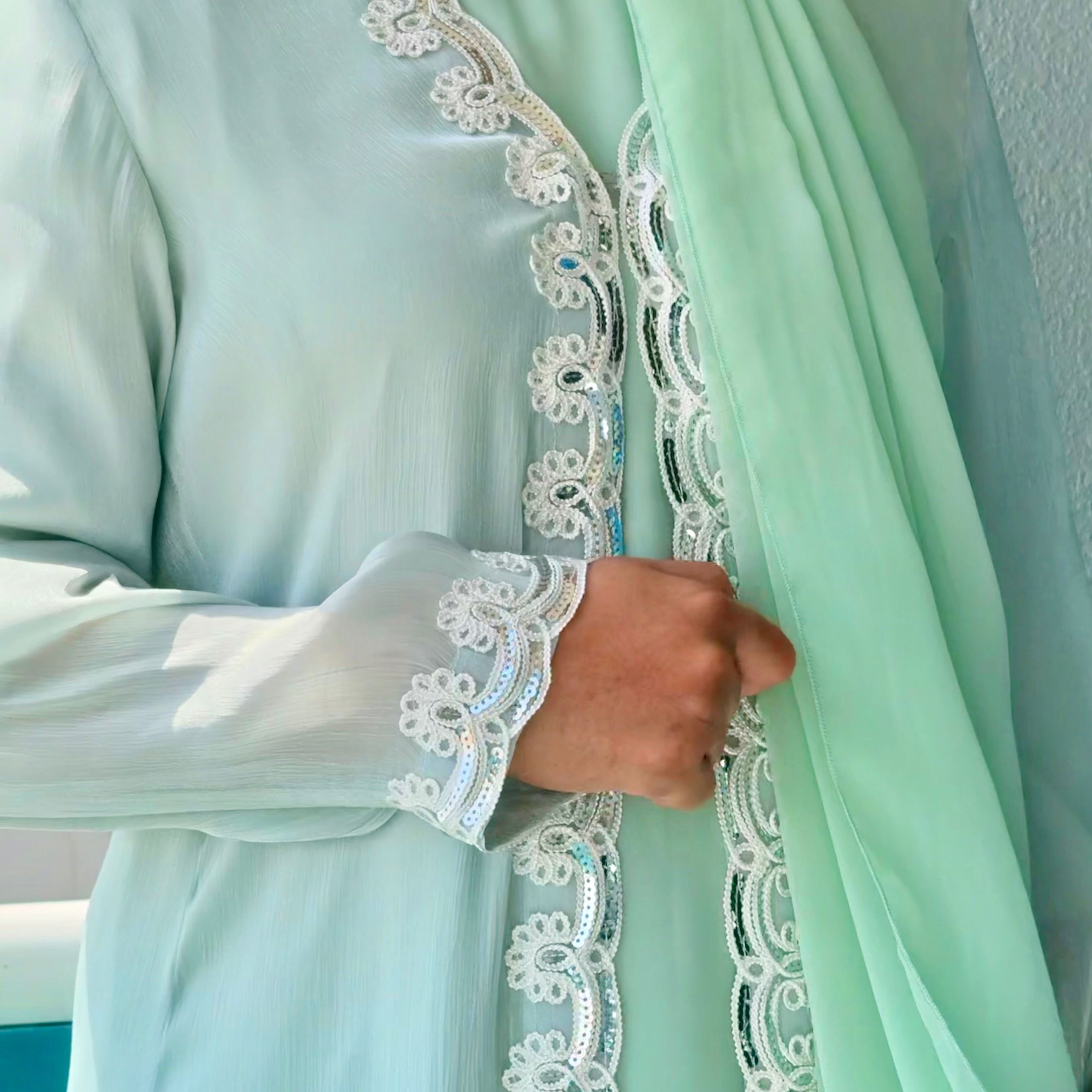 Gown & Glory Traditional Arab Elegance Stitched 2 Pcs